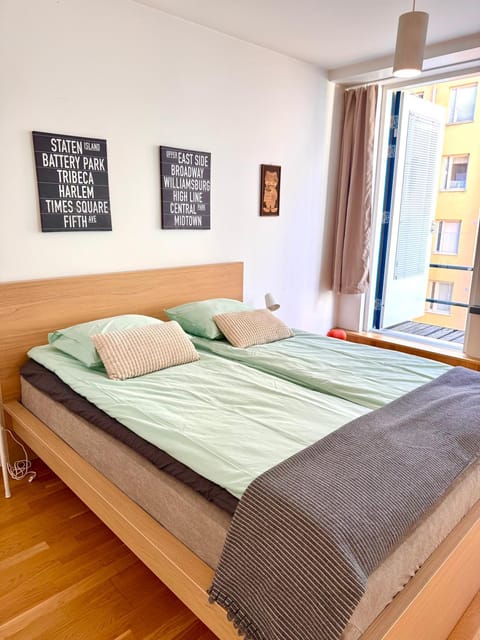 Bed, Balcony/Terrace, Bedroom