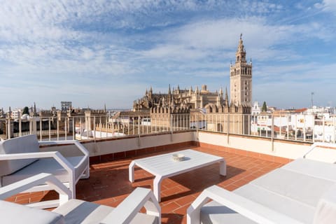 View (from property/room), Balcony/Terrace, City view, Landmark view