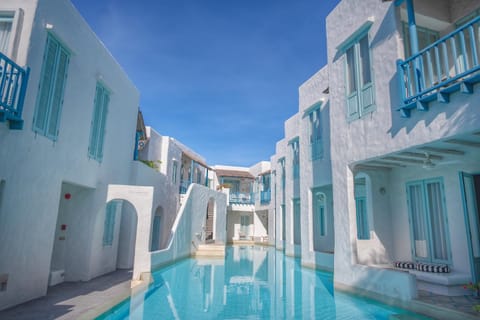Property building, Swimming pool