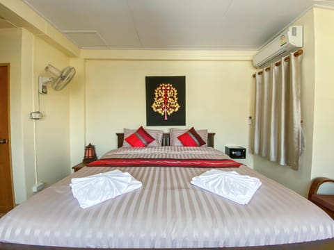 Bed, Bedroom, Landmark view