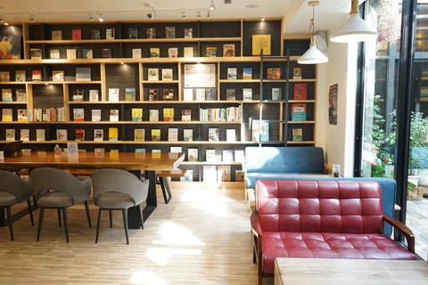 Library, On-site shops, Lounge or bar
