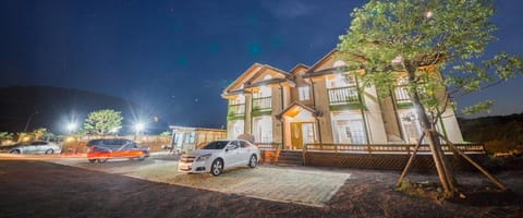 Property building, Facade/entrance, Night
