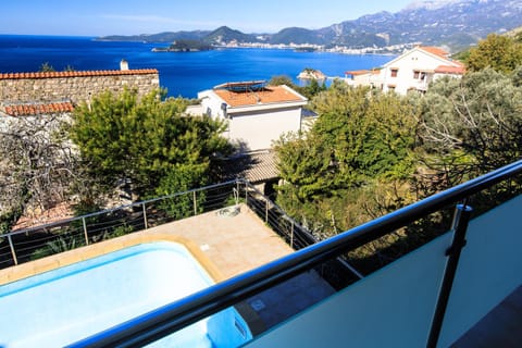 Landmark view, Mountain view, Pool view, Sea view