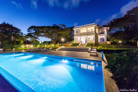 Property building, Balcony/Terrace, Swimming pool