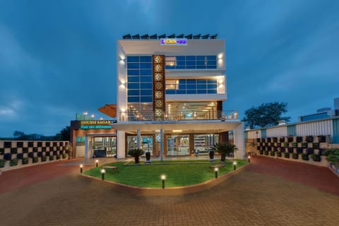 Property building, Facade/entrance