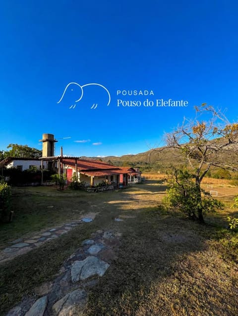 Property building, Restaurant/places to eat, Day, Natural landscape, Garden, Mountain view