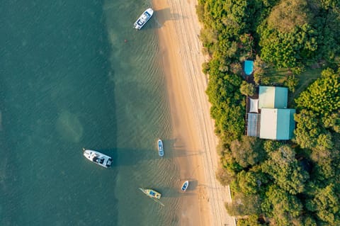 Property building, Natural landscape, Bird's eye view, Beach, Beach, Sea view, Sea view, Swimming pool