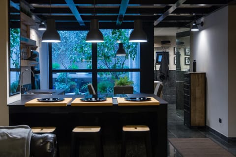 Restaurant/places to eat, Communal lounge/ TV room, Day, Balcony/Terrace, Photo of the whole room, Decorative detail, Communal kitchen, On site, Garden view