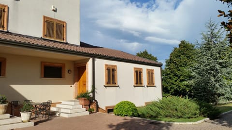Facade/entrance, Garden