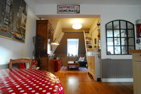 Living room, Dining area