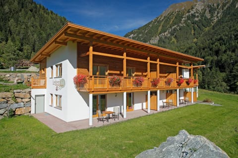 Property building, Spring, Day, Natural landscape, Summer, View (from property/room), Balcony/Terrace, Garden view, Mountain view