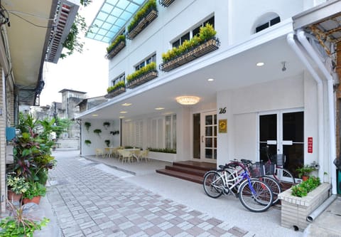 Facade/entrance, Day