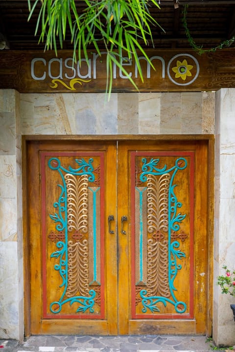 Facade/entrance