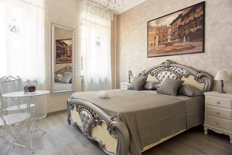 Bed, Photo of the whole room, Decorative detail