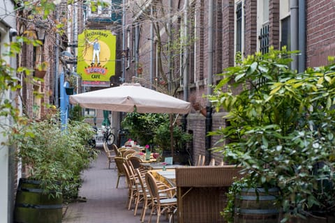 Restaurant/places to eat, Facade/entrance