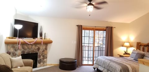 2BR Rustic Villa Villa in Deer Park Township