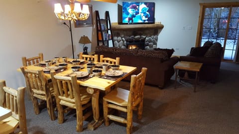 2BR Rustic Villa Villa in Deer Park Township