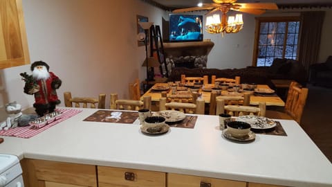 2BR Rustic Villa Villa in Deer Park Township