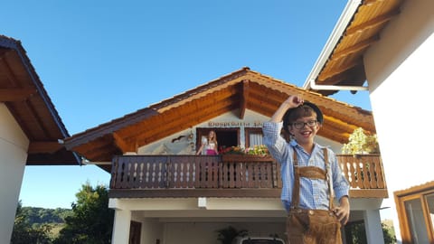 Facade/entrance, Family