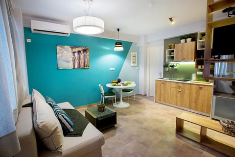 Living room, Dining area
