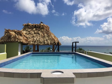 Balcony/Terrace, Pool view, Sea view, Swimming pool, Swimming pool, sunbed