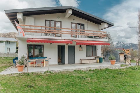 Property building, Facade/entrance, Balcony/Terrace