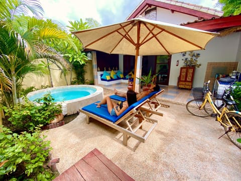 Patio, Spring, Day, Garden, On site, Garden view, Pool view, Swimming pool, Swimming pool, Non alcoholic drinks, Family