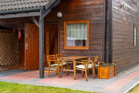 Property building, Patio, Day, Balcony/Terrace, Balcony/Terrace