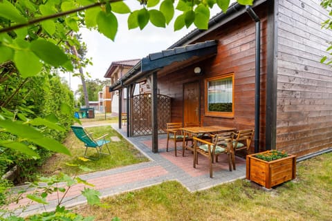 Property building, Spring, Day, Garden, Balcony/Terrace, Balcony/Terrace, Garden view