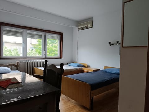 Bed, Photo of the whole room, air conditioner