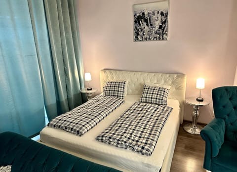 Bed, Living room, Bedroom
