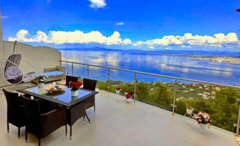 Property building, Sea view, Sea view, Location