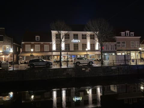 Property building, Night