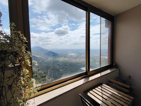 View (from property/room), Balcony/Terrace, Mountain view