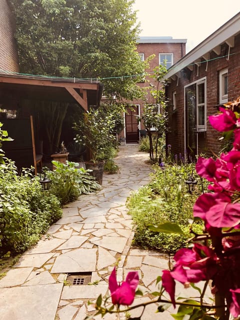 Facade/entrance, Garden