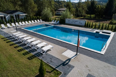 Swimming pool, Swimming pool