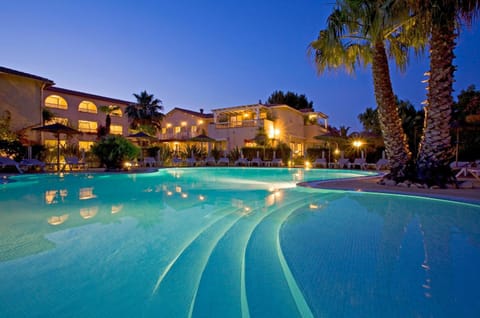 Facade/entrance, Swimming pool, Swimming pool