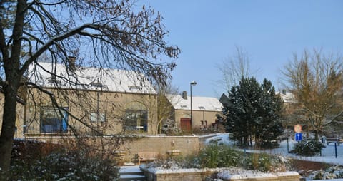 Facade/entrance, Winter