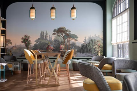 Lounge or bar