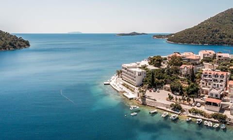 Property building, Day, Bird's eye view, Beach, Sea view