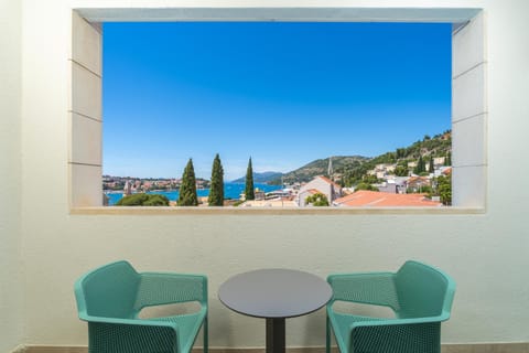 Day, Dining area, Sea view