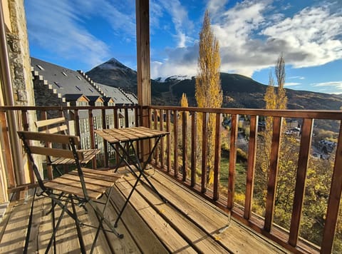 Balcony/Terrace, Mountain view