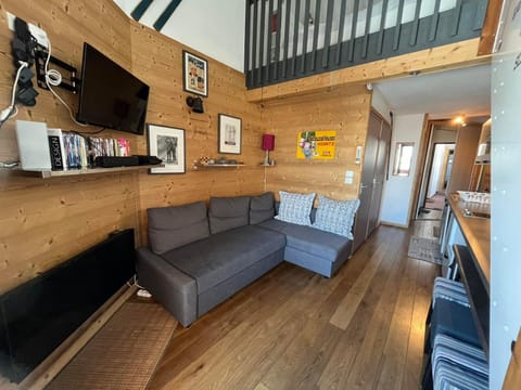 Living room, kitchen