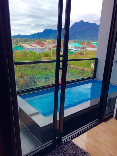 Balcony/Terrace, Mountain view