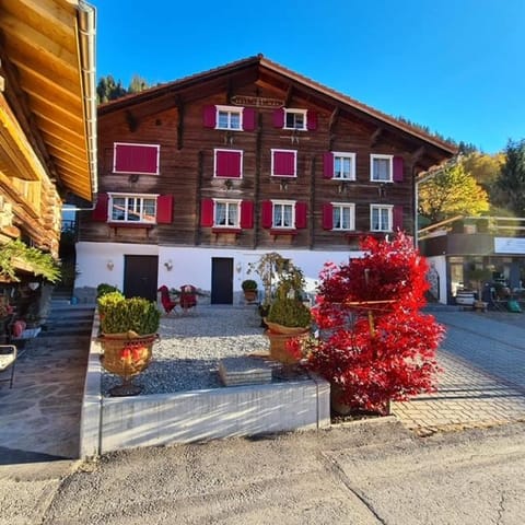 Chesa Prema Bed & Breakfast - Restaurant Bed and Breakfast in Canton of Grisons