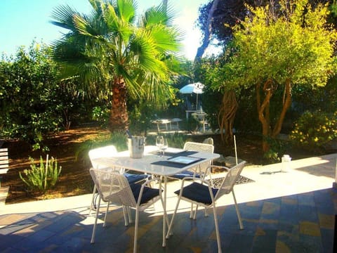 Property building, Balcony/Terrace, Garden view
