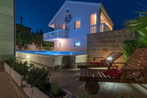 Property building, Garden, View (from property/room), Balcony/Terrace, Swimming pool