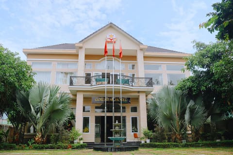 Property building, Facade/entrance, Property logo or sign
