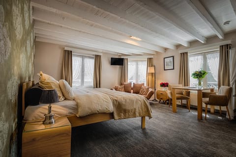 Living room, Bedroom, Certificate/Award, air conditioner