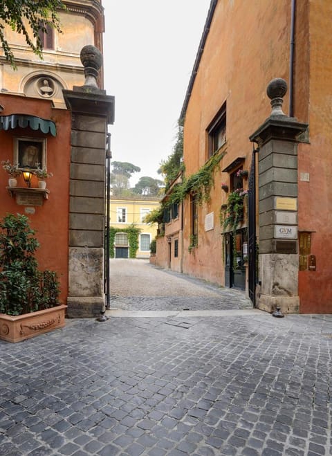 Property building, Facade/entrance, Neighbourhood, Street view